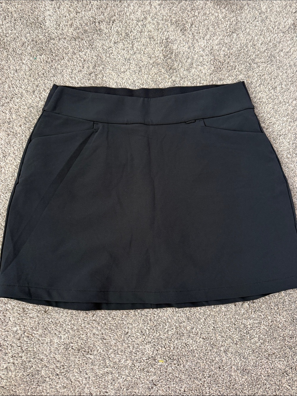 Greg Norman NWOT black Skort, Well-Made- Med.
